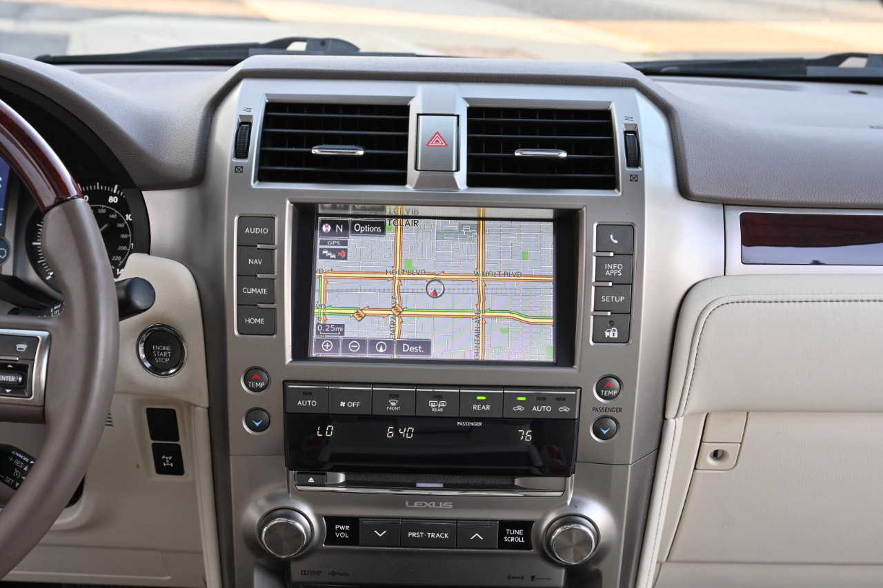 Used 2015 Lexus GX 460 w/ Premium Package AWD/4WD image 19