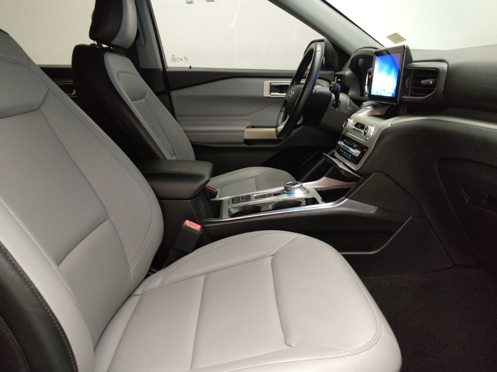 Used 2021 Ford Explorer XLT w/ Equipment Group 202A image 21