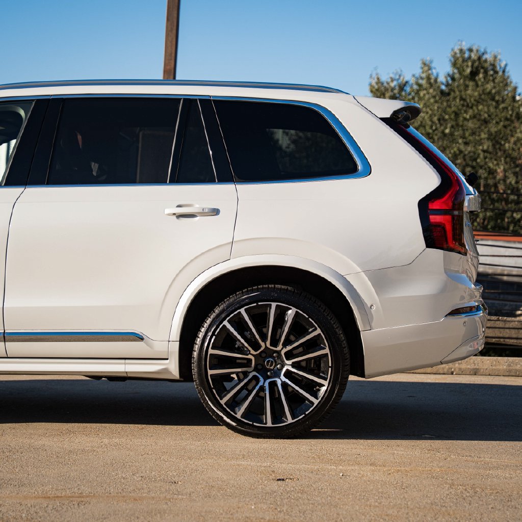 Certified 2026 Volvo XC90 B6 Plus w/ Protection Package Premier AWD/4WD image 7