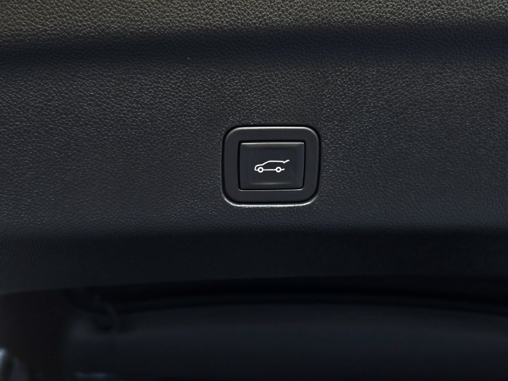 Used 2024 GMC Yukon Denali AWD/4WD image 36