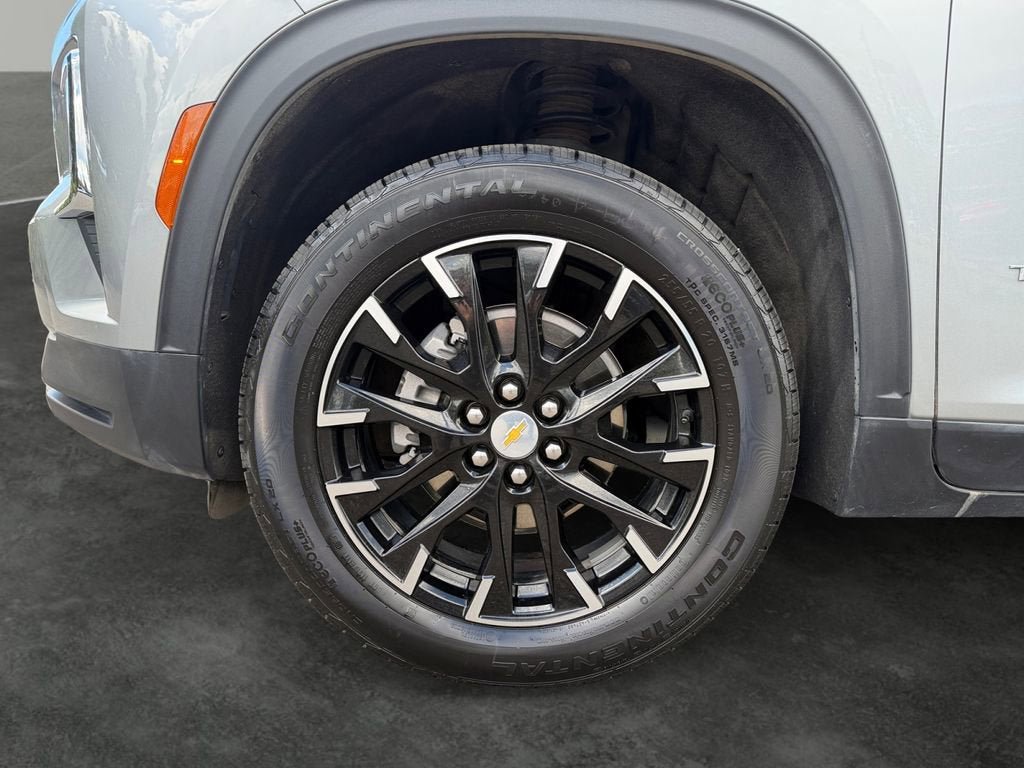 Used 2025 Chevrolet Traverse LT w/ Sun and Wheel Package AWD/4WD image 5