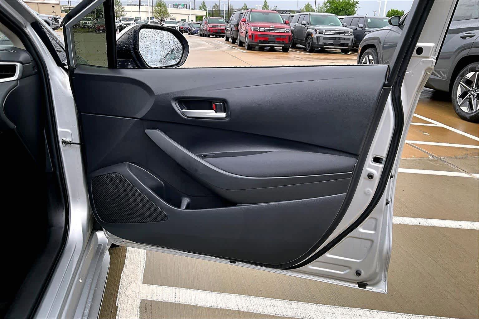 Used 2021 Toyota Corolla LE FWD image 21