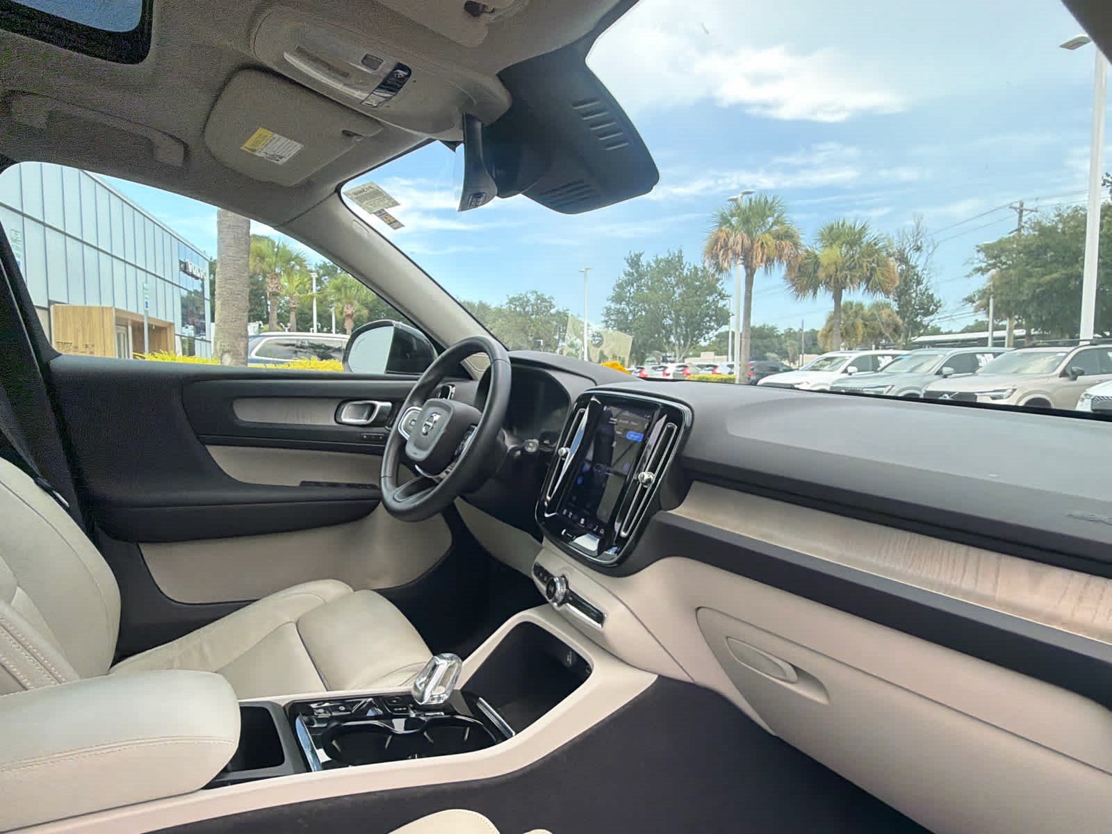 Used 2023 Volvo XC40 B5 Ultimate w/ Climate Package AWD/4WD image 23