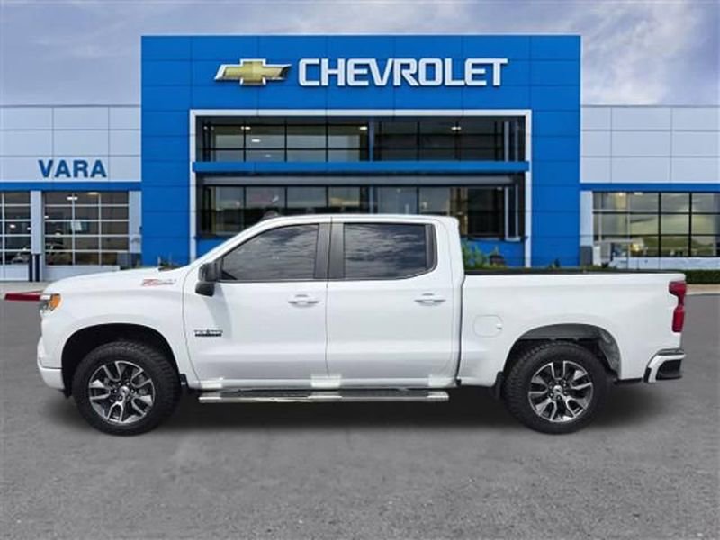 Used 2022 Chevrolet Silverado 1500 RST AWD/4WD image 2