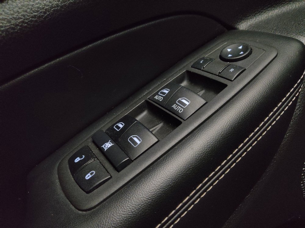 Used 2021 Jeep Grand Cherokee Freedom Edition RWD image 27