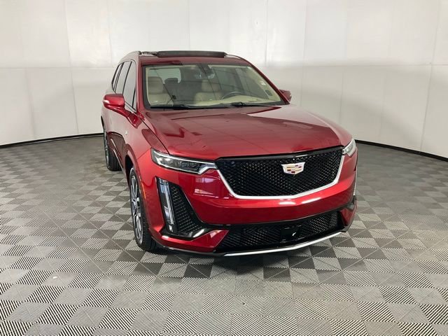 Used 2022 Cadillac XT6 Sport w/ Platinum Package image 3