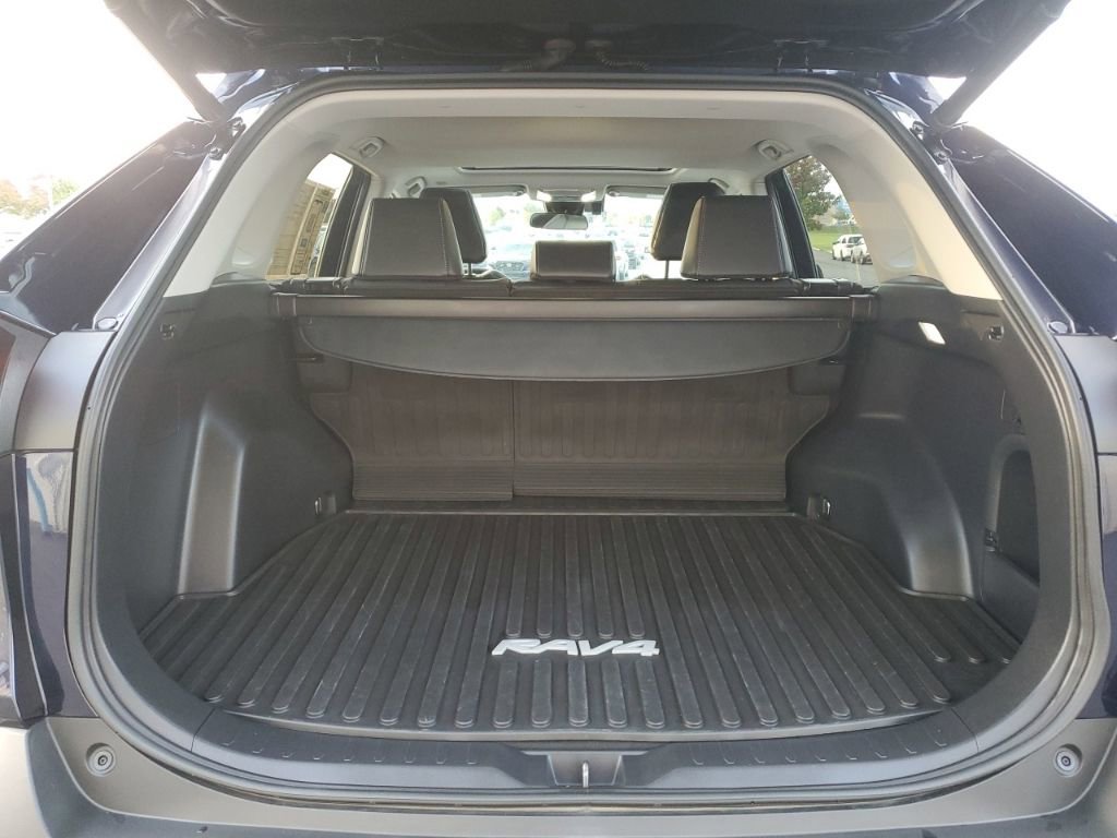 Used 2023 Toyota RAV4 XLE Premium image 37