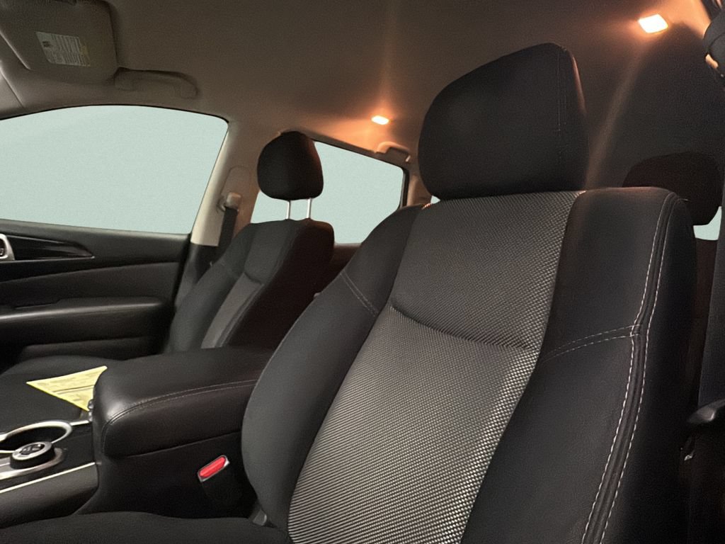 Used 2018 Nissan Pathfinder SV AWD/4WD image 12