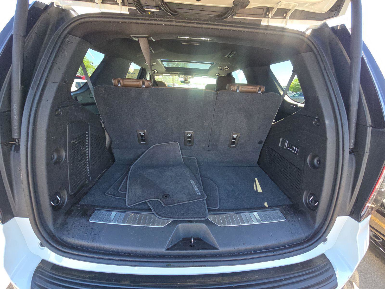 Used 2021 Chevrolet Tahoe High Country w/ Premium Package RWD image 13