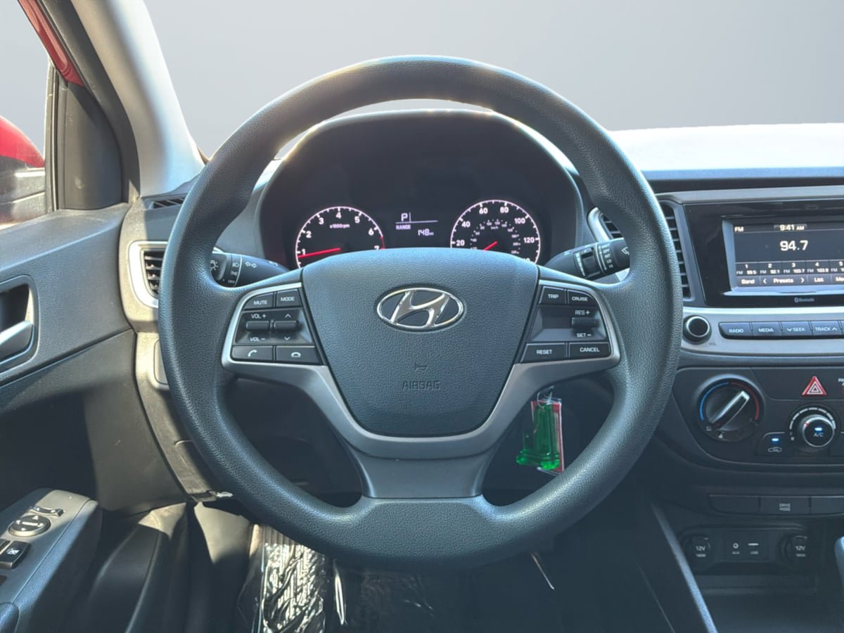 Used 2021 Hyundai Accent SE FWD image 11