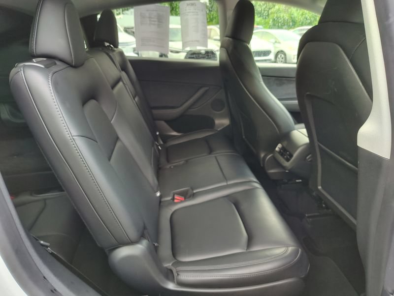 Used 2025 Tesla Model Y Long Range AWD/4WD image 21