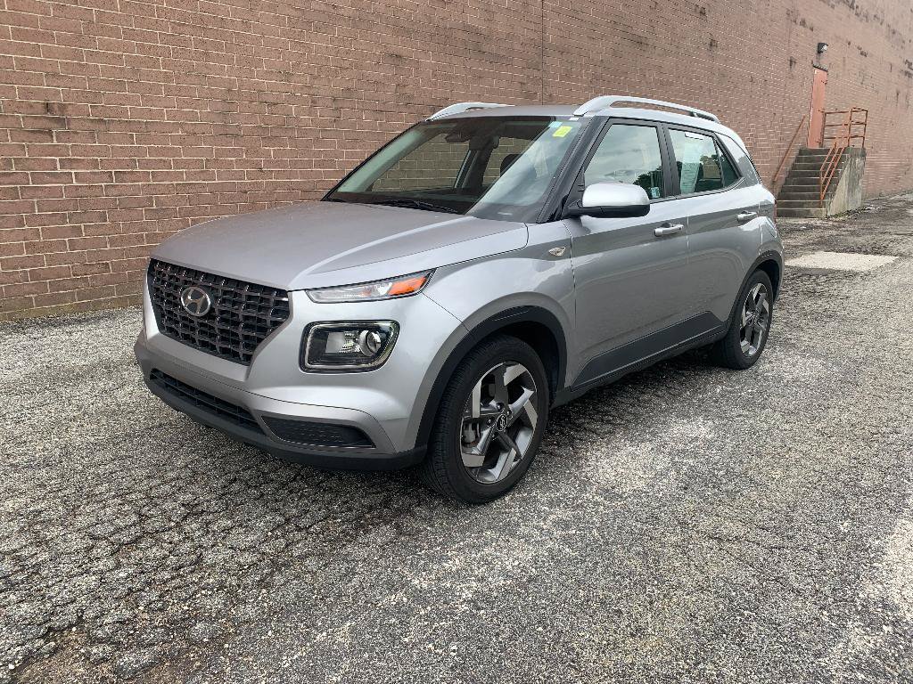 Used 2025 Hyundai Venue SEL