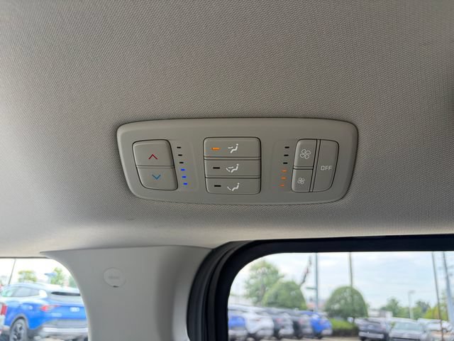 Used 2023 Kia Carnival LX FWD image 29