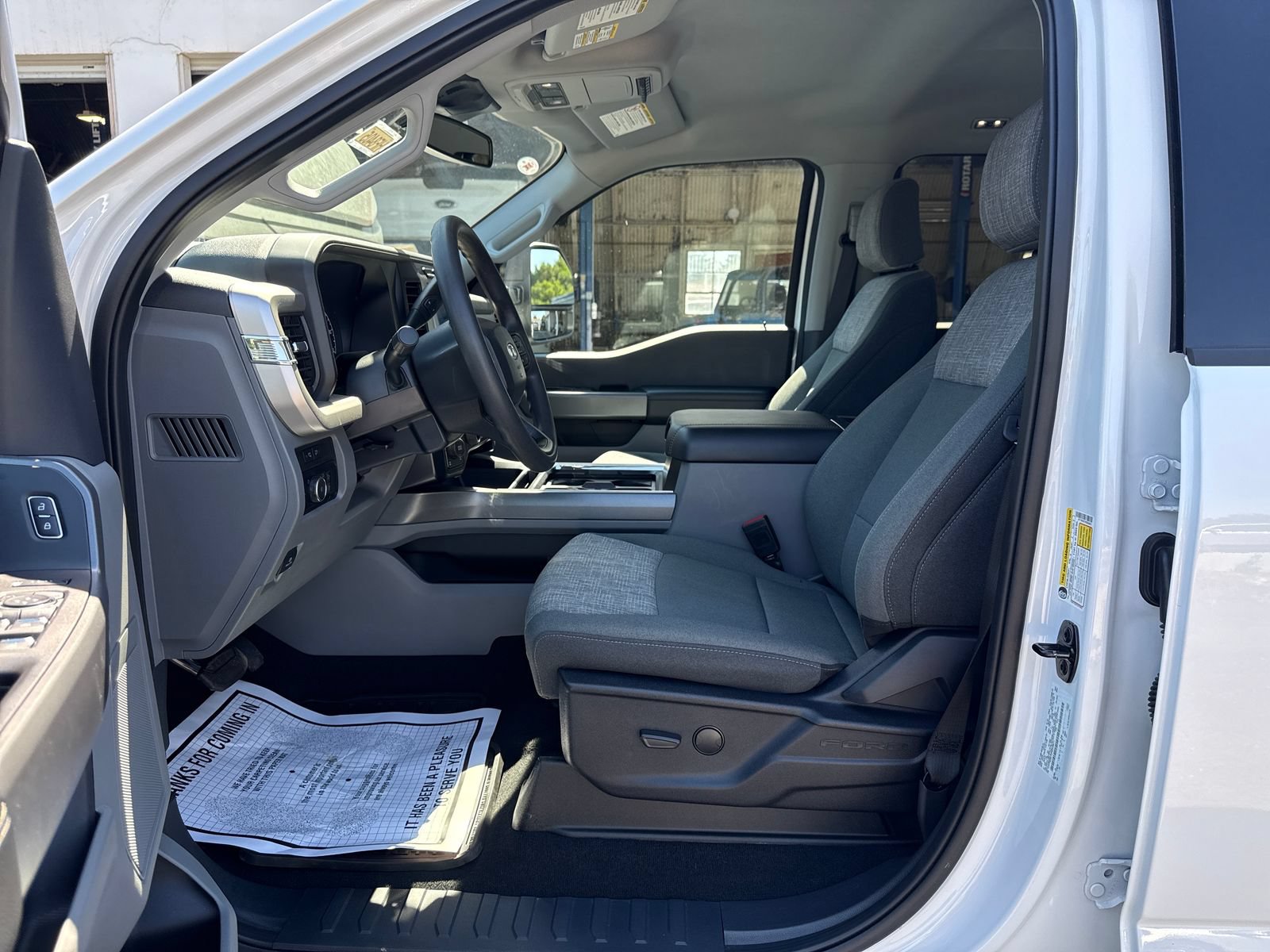 Used 2023 Ford F250 XLT w/ FX4 Off-Road Package AWD/4WD image 9