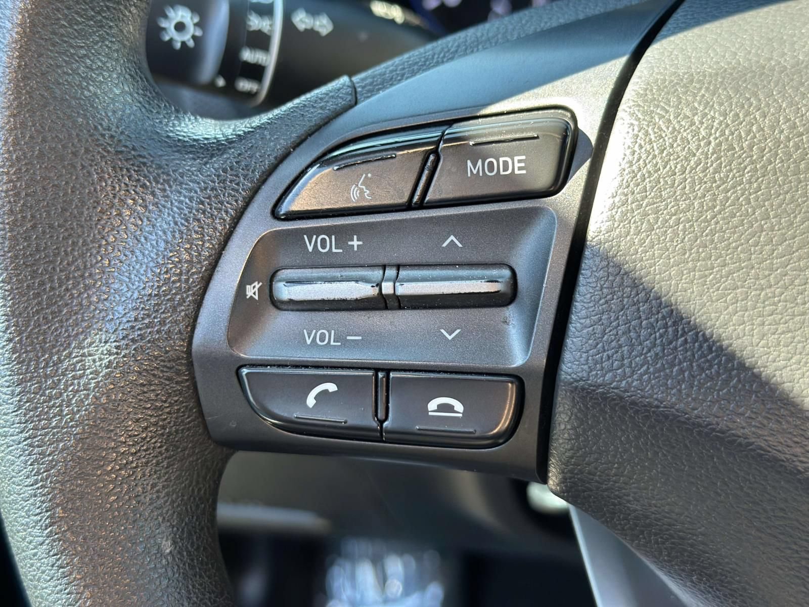Used 2019 Hyundai Kona SE FWD image 17