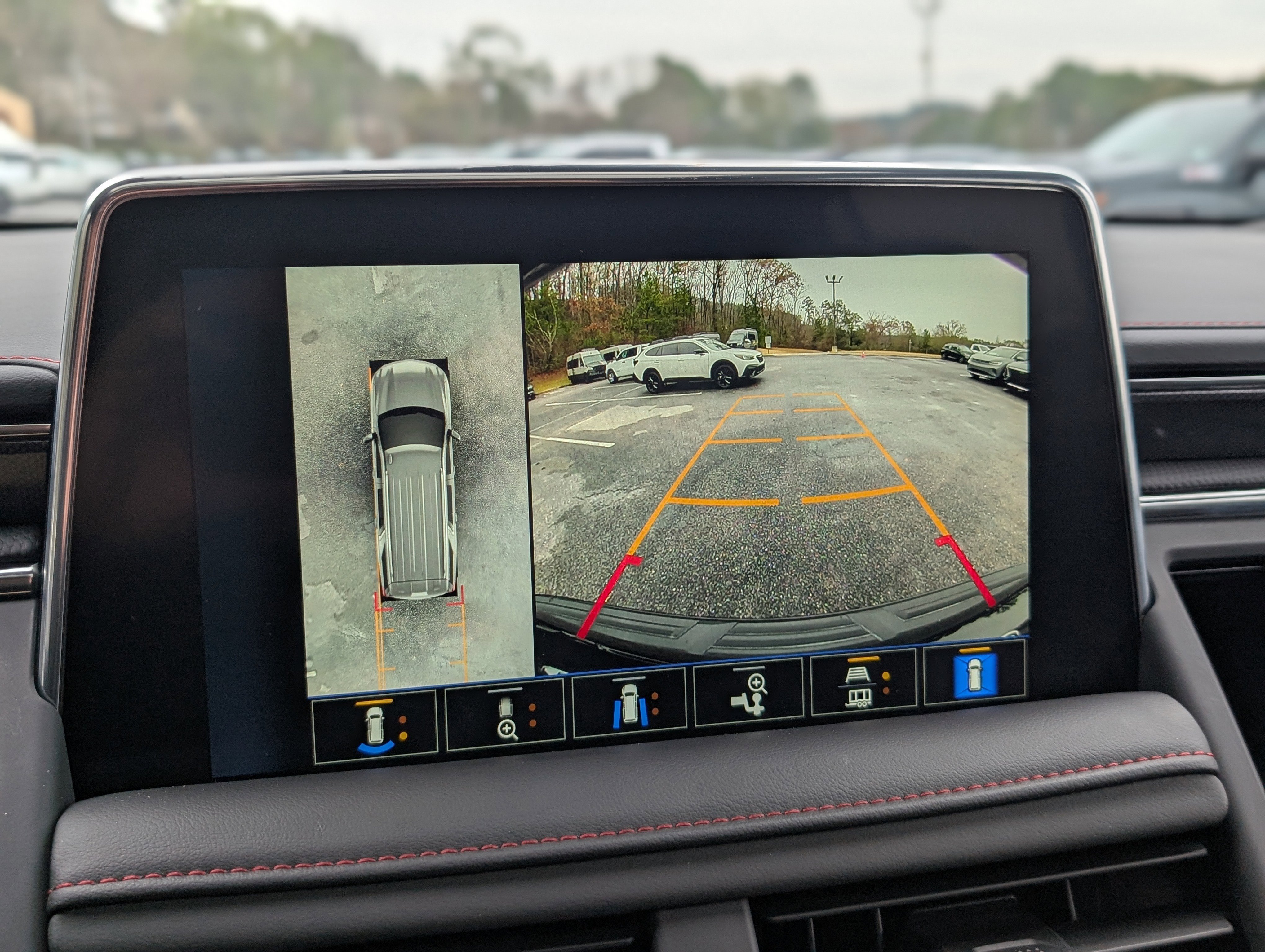 Used 2024 Chevrolet Suburban RST w/ Sport Performance Package image 31