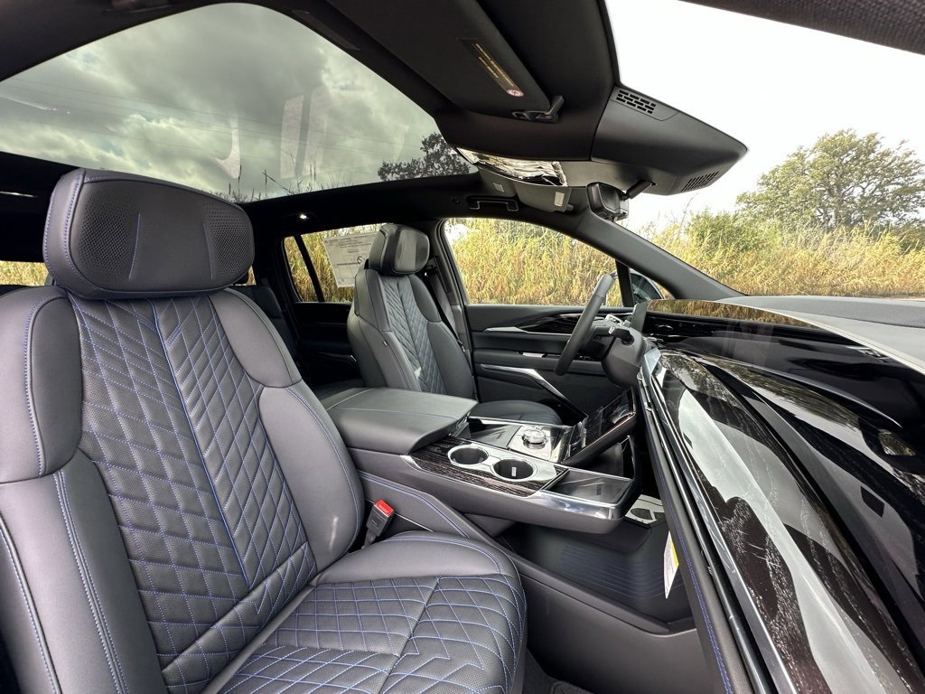 New 2025 Cadillac Escalade IQ Sport 1 w/ LPO, ONYX Package image 15