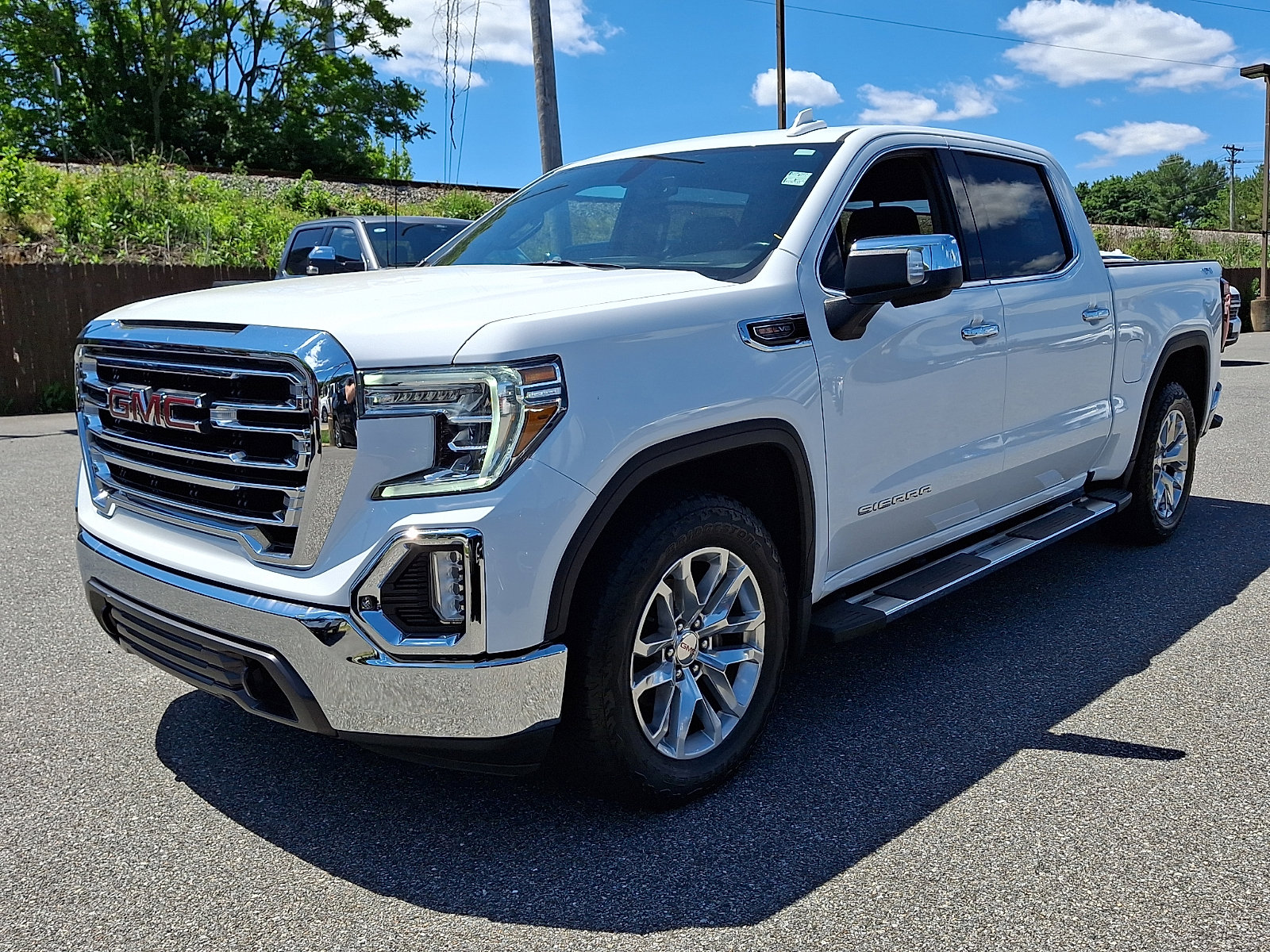 Used 2021 GMC Sierra 1500 SLT w/ SLT Premium Package AWD/4WD image 3