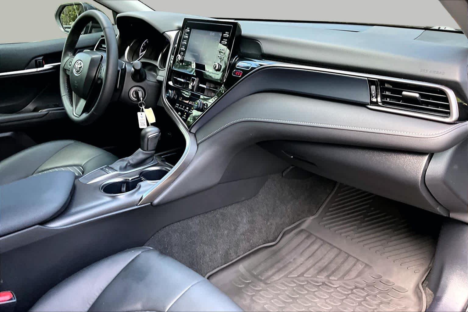 Used 2024 Toyota Camry SE FWD image 19