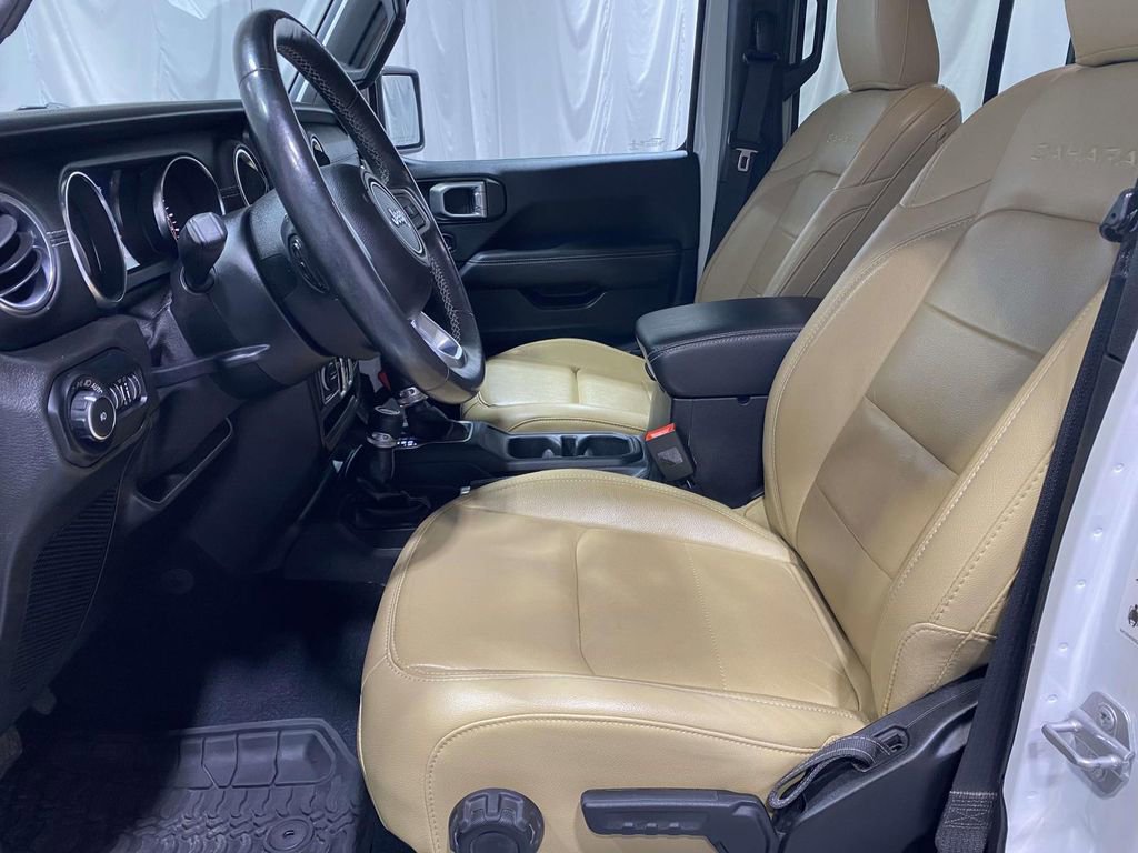Used 2019 Jeep Wrangler Unlimited Sahara image 14