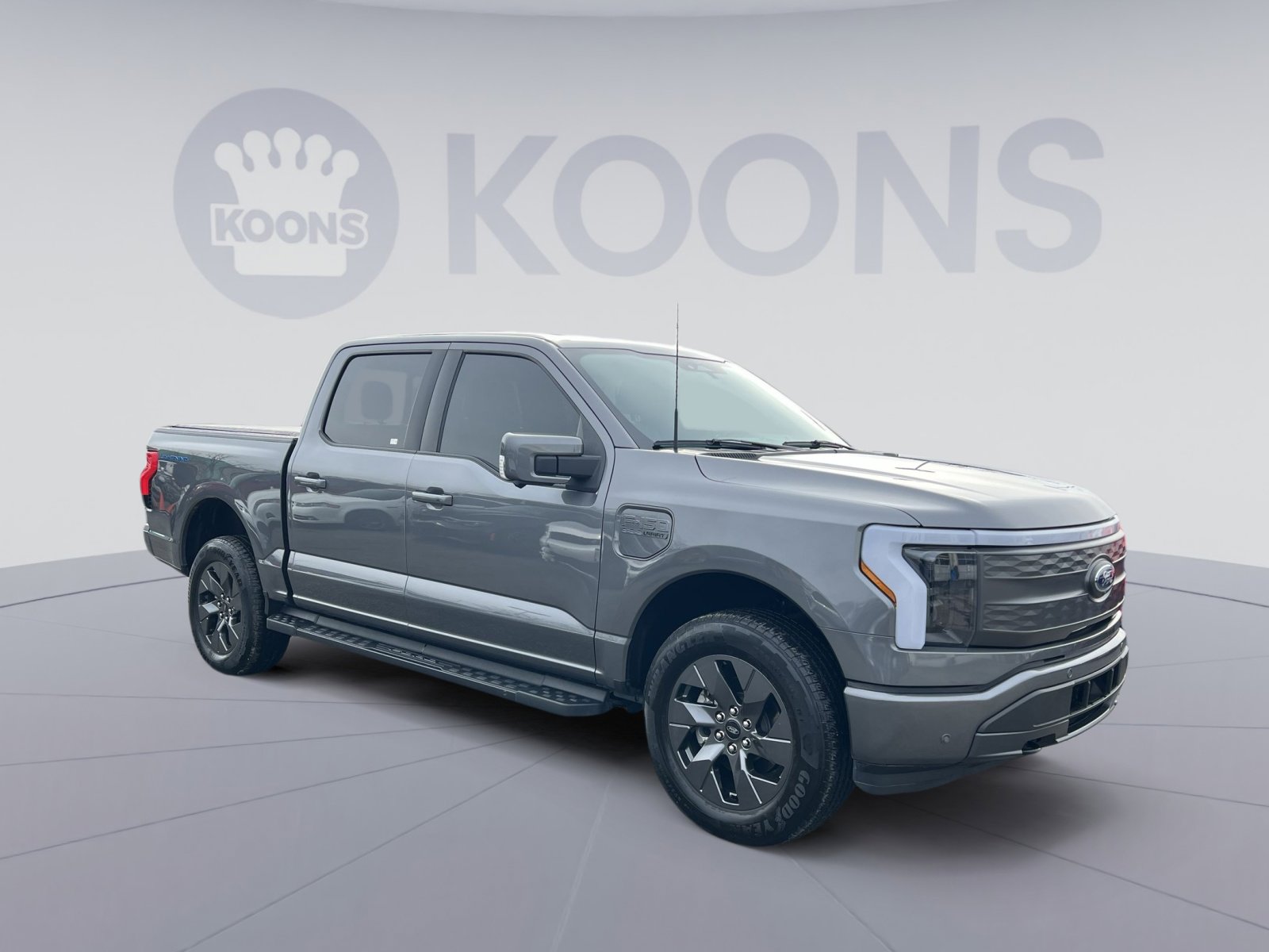 Used 2023 Ford F150 Lightning Lariat image 18