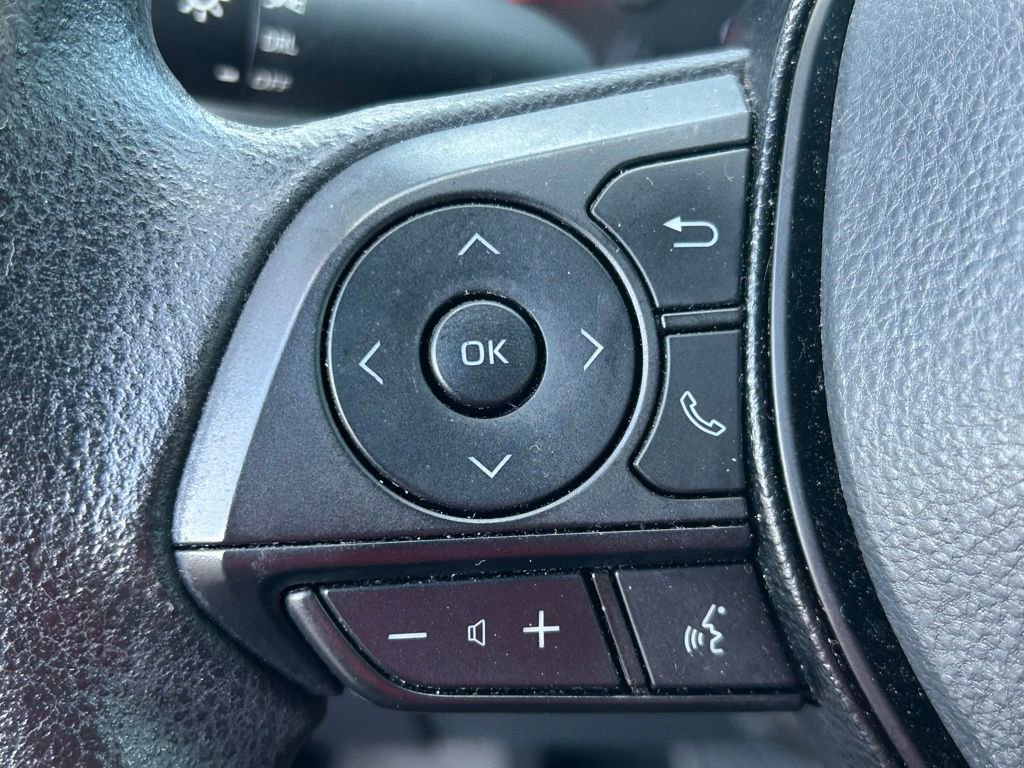 Used 2021 Toyota RAV4 LE image 15