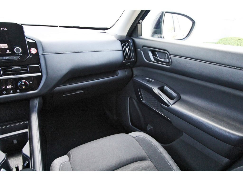 Certified 2024 Nissan Pathfinder SV FWD image 10