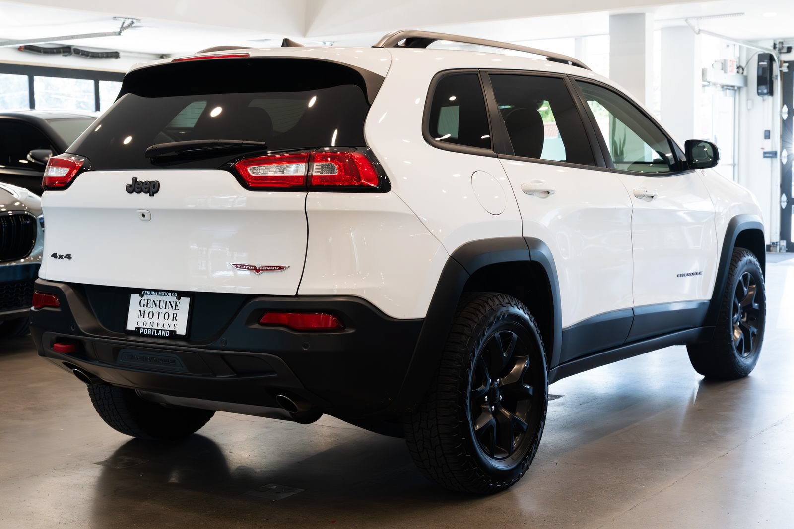Used 2018 Jeep Cherokee Trailhawk w/ Comfort/Convenience Group AWD/4WD image 4