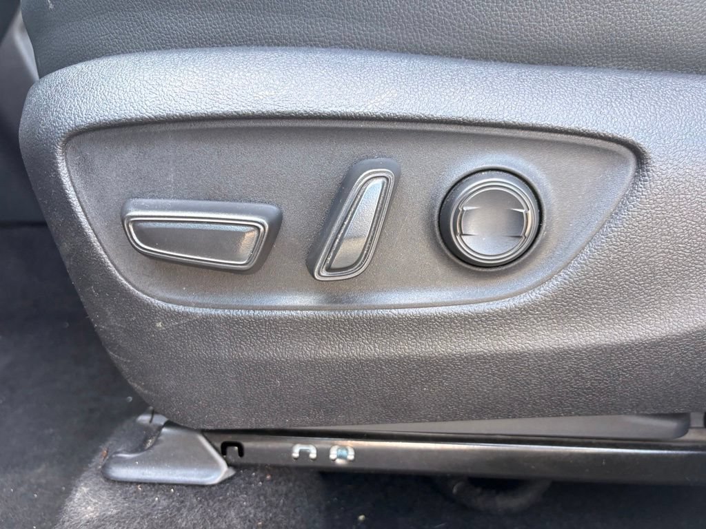 Used 2025 Toyota Grand Highlander AWD image 11