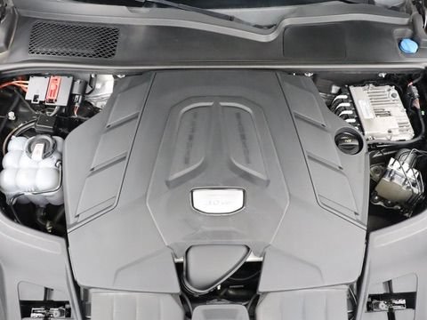 Used 2023 Porsche Cayenne AWD/4WD image 13