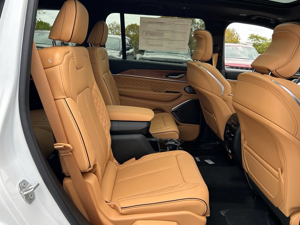 New 2025 Jeep Grand Cherokee L Summit AWD/4WD image 31
