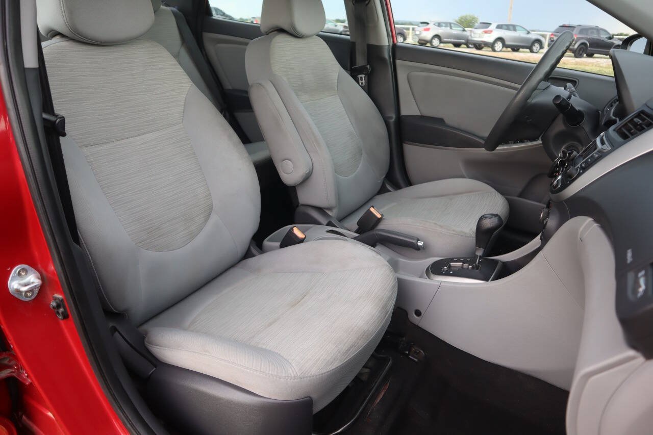 Used 2017 Hyundai Accent SE FWD image 6