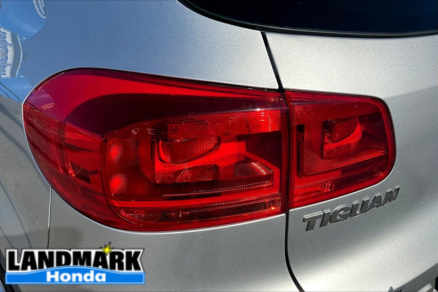Used 2017 Volkswagen Tiguan Wolfsburg Edition AWD/4WD image 31