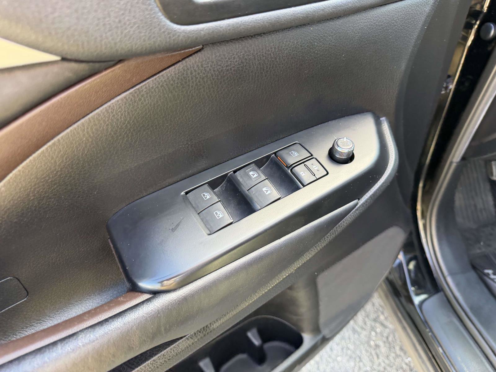 Used 2019 Toyota Highlander XLE AWD/4WD image 19