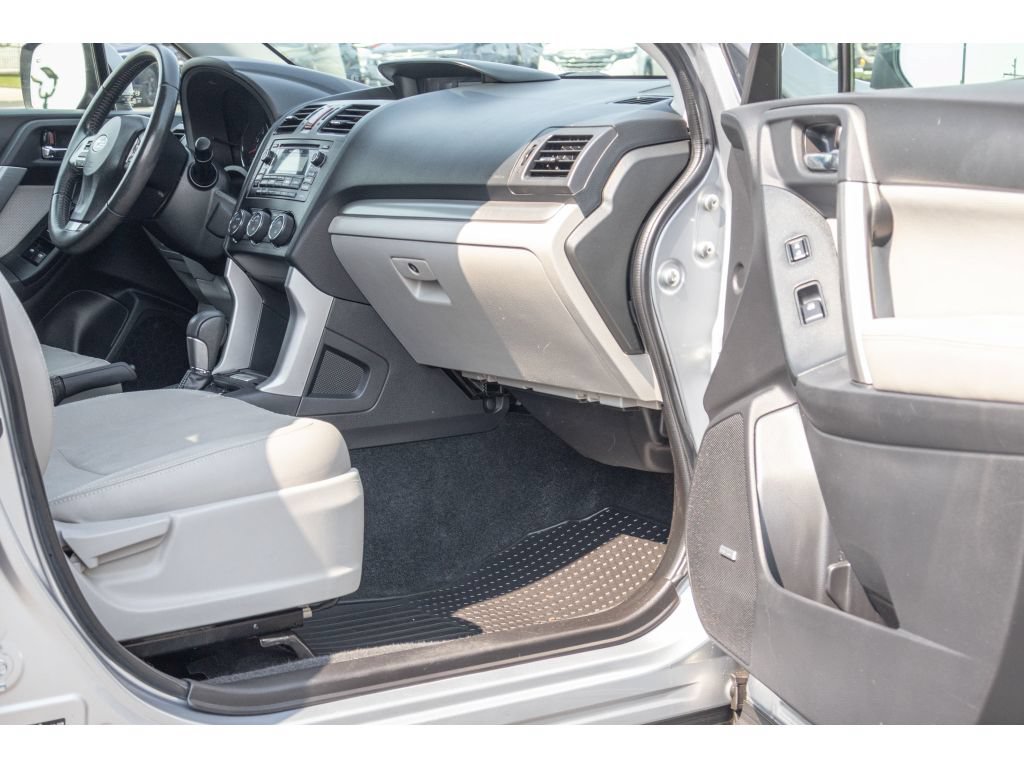 Used 2015 Subaru Forester 2.5i Touring w/ Popular Package #2 AWD/4WD image 10