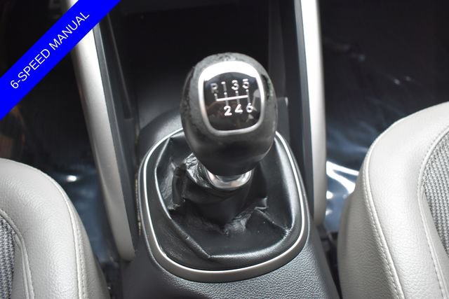 Used 2012 Hyundai Veloster w/ Style Pkg FWD image 4