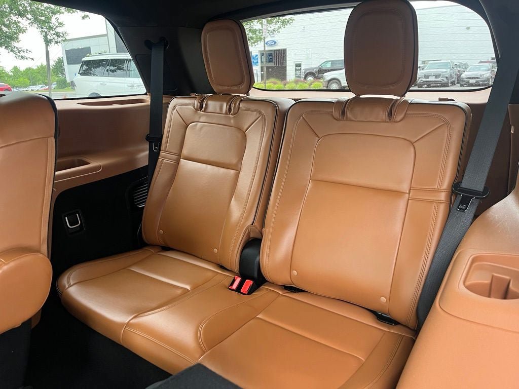 Certified 2022 Lincoln Aviator Black Label w/ Dynamic Handling Package AWD/4WD image 19