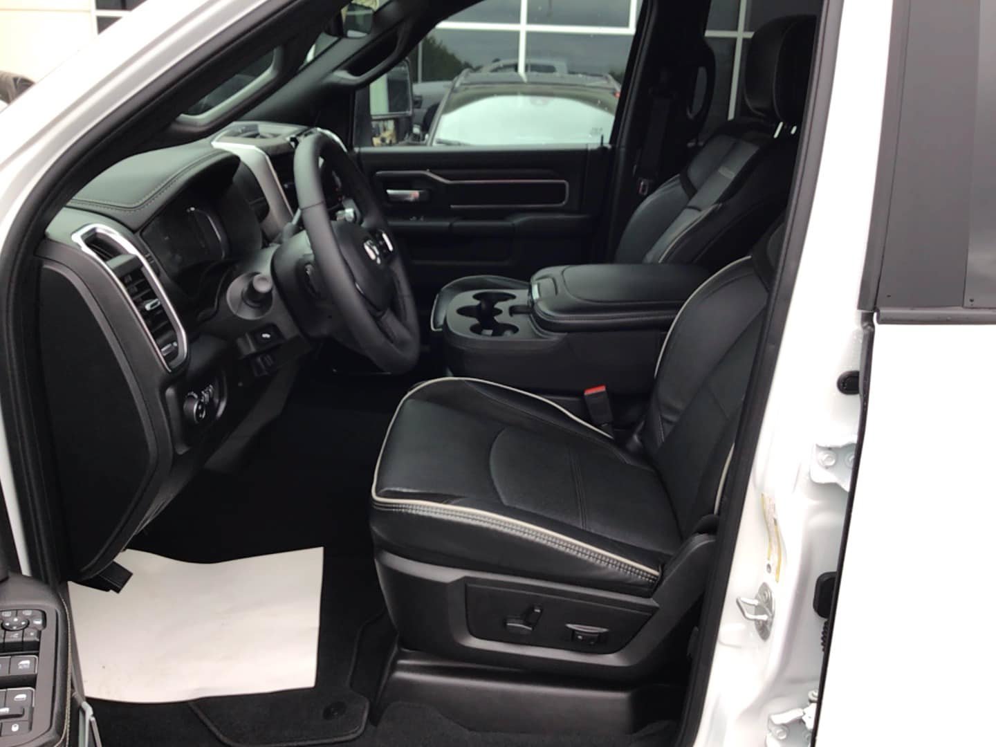Certified 2026 RAM 2500 Laramie AWD/4WD image 8