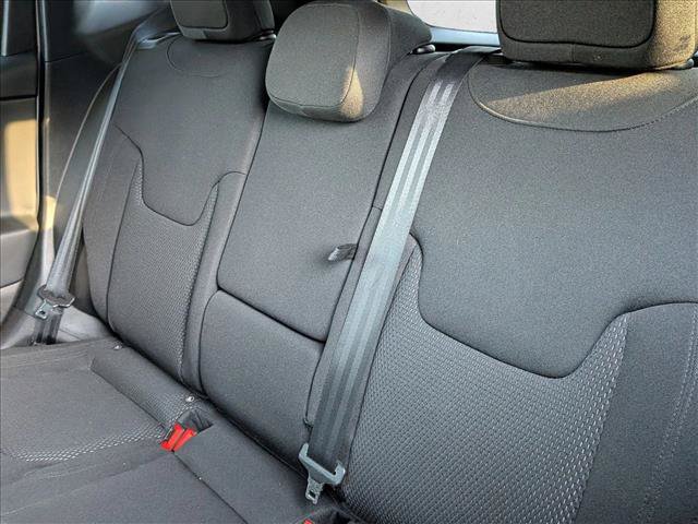 Used 2020 Jeep Renegade Altitude AWD/4WD image 15