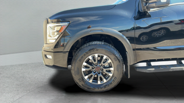 Used 2024 Nissan Titan PRO-4X w/ Pro-4x Convenience Package AWD/4WD image 26