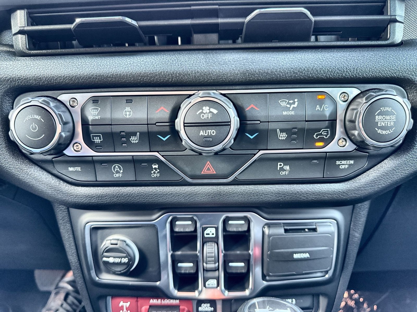 New 2025 Jeep Wrangler Willys image 21