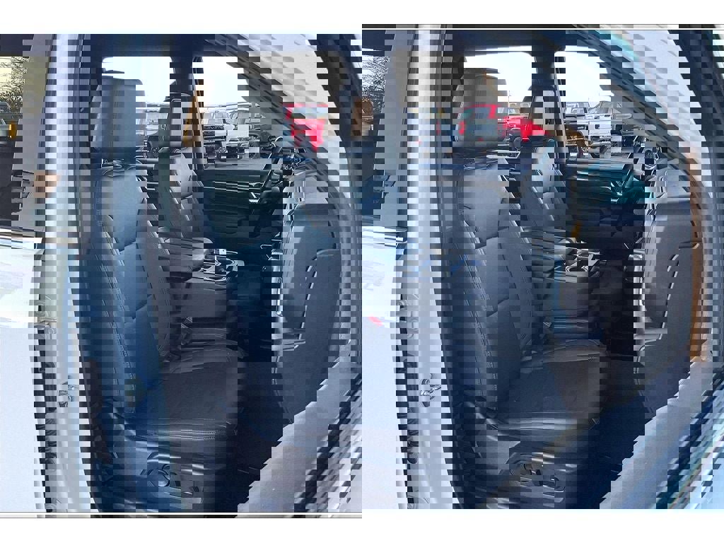 Used 2025 Chevrolet Silverado 3500 LTZ image 8