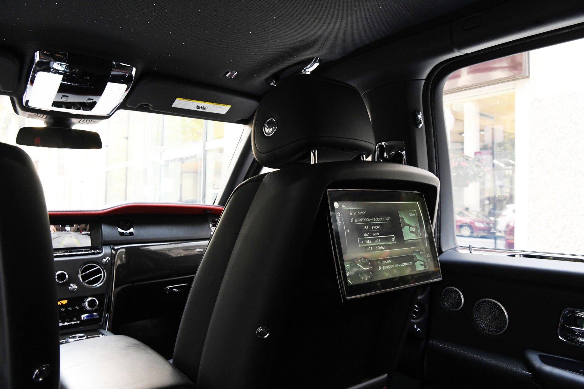 Used 2021 Rolls-Royce Cullinan Black Badge image 11