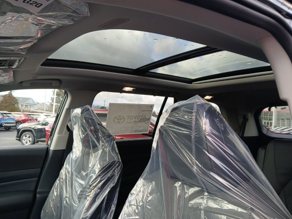 New 2026 Toyota Grand Highlander Limited image 8