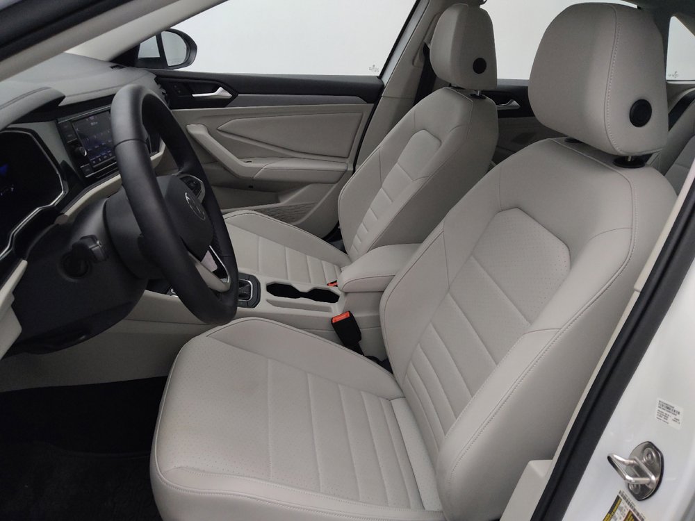 Used 2023 Volkswagen Jetta SE w/ Panoramic Sunroof Package FWD image 17