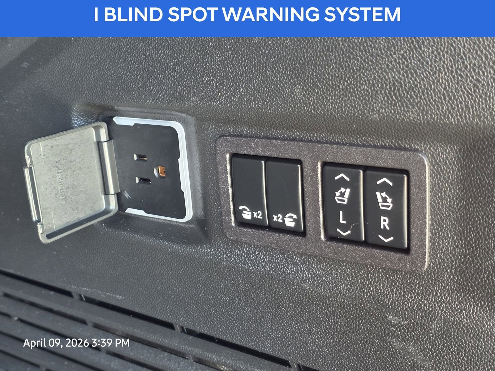 Used 2023 GMC Yukon Denali Ultimate image 23