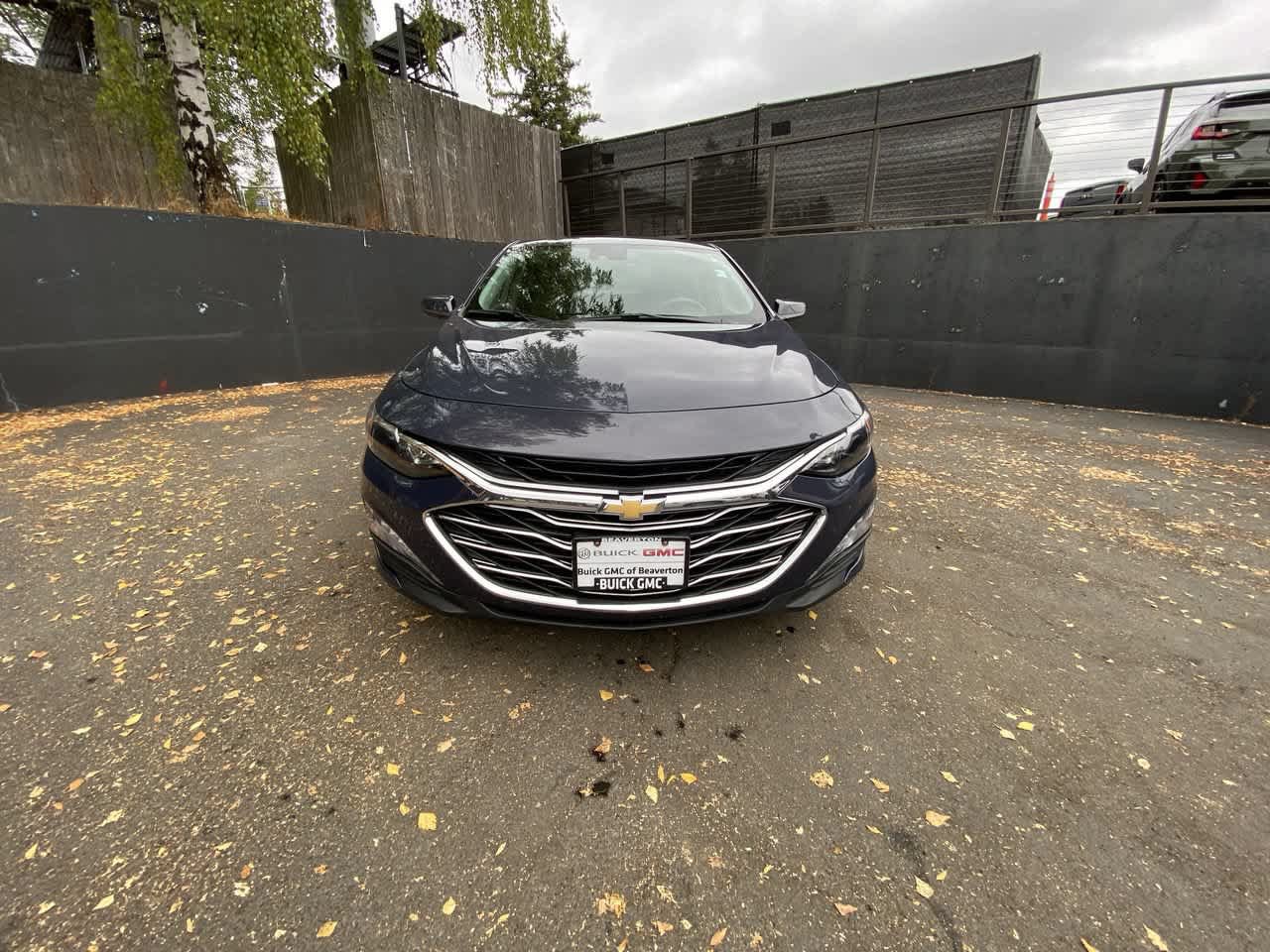 Used 2025 Chevrolet Malibu LT FWD image 9