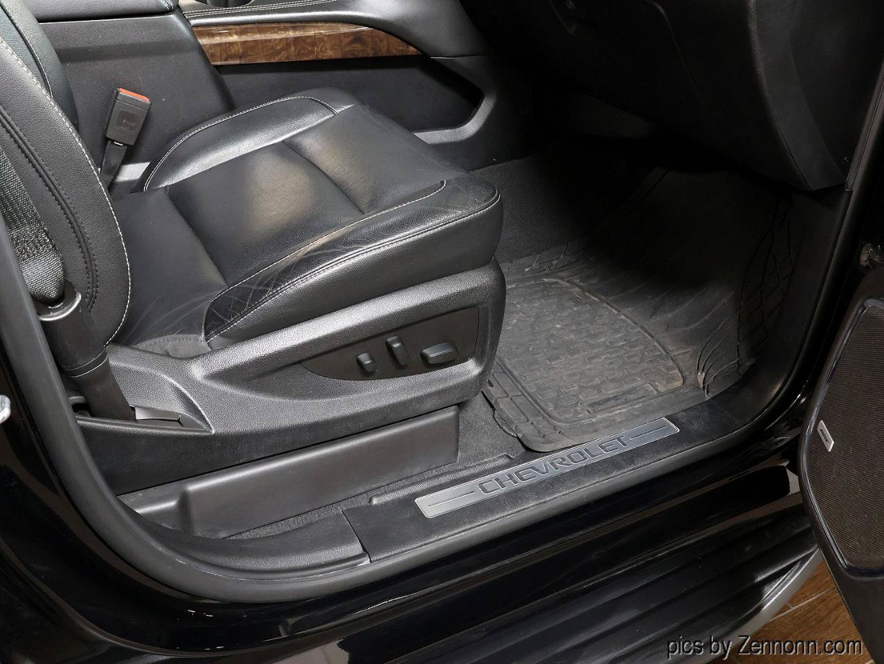 Used 2020 Chevrolet Suburban LT AWD/4WD image 35