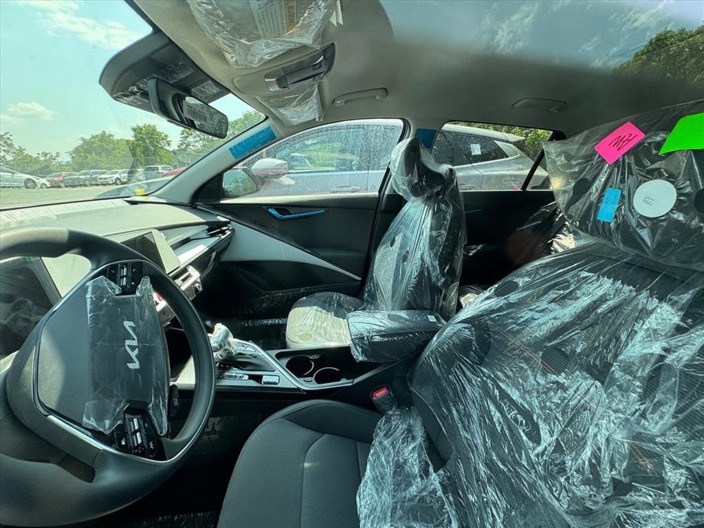 New 2026 Kia Niro LX FWD image 8