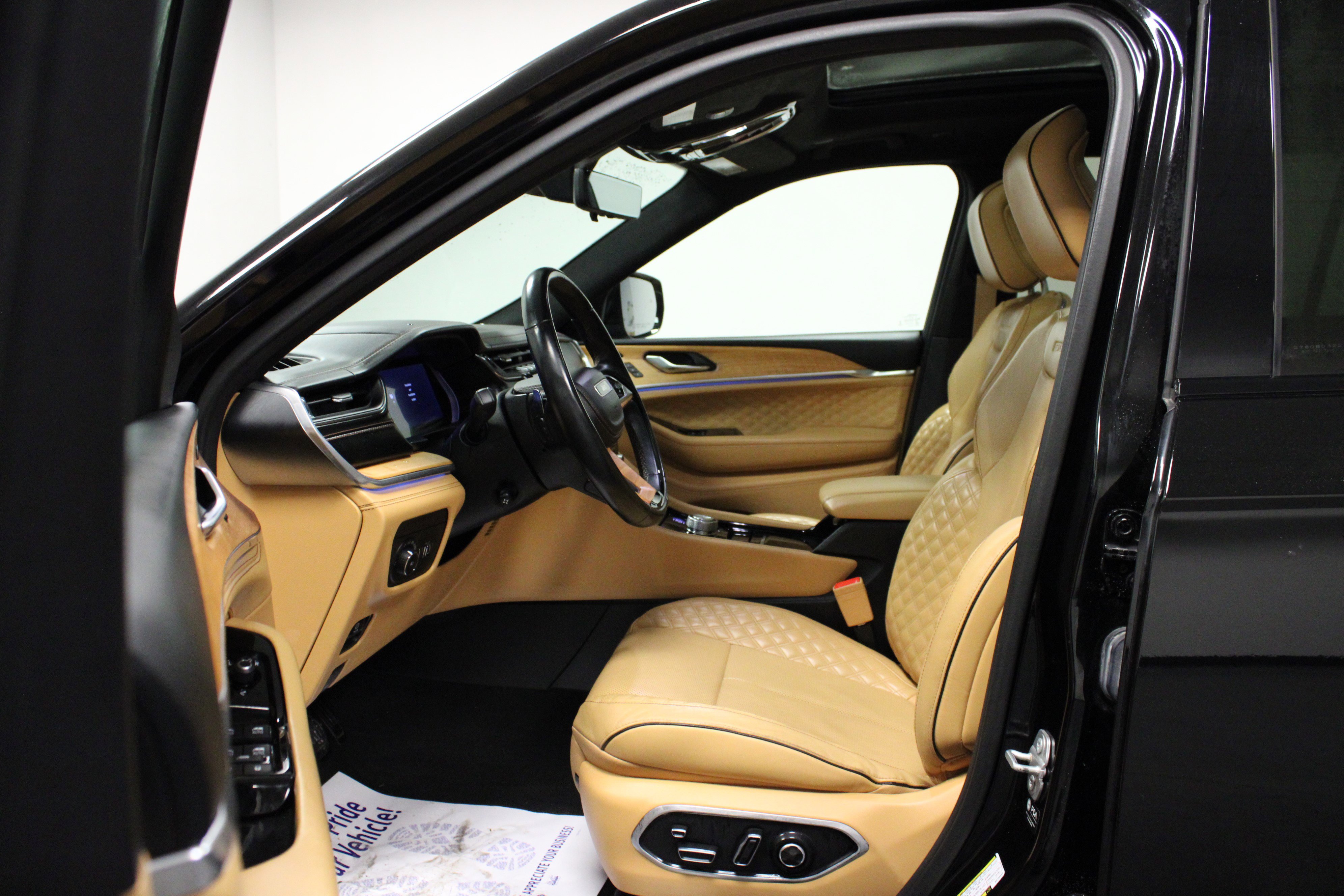 Used 2021 Jeep Grand Cherokee L Summit image 12